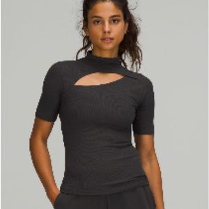 LA Tight-to-Body Keyhole Tee